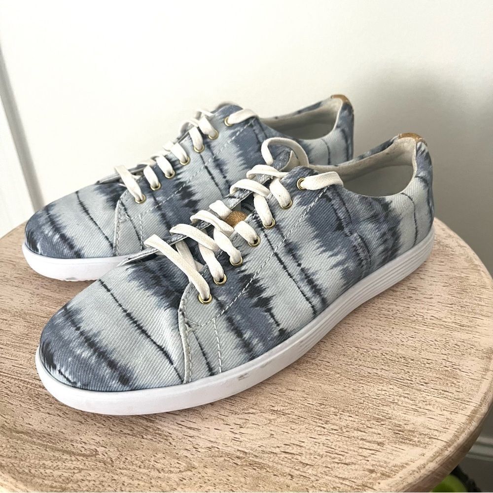 Cole Haan Grand Crosscourt Lace Uo Low Top Sneakers in Blue and White Size 7.5